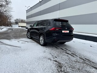 2023 Toyota Grand Highlander, чёрный, 6500000 рублей, вид 3