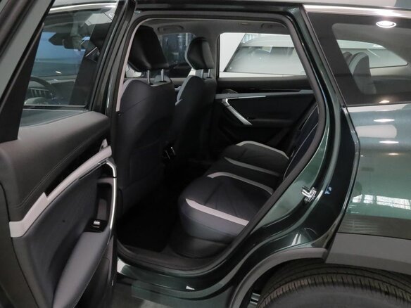 2026 Geely Atlas II, зелёный, 4119990 рублей - вид 9