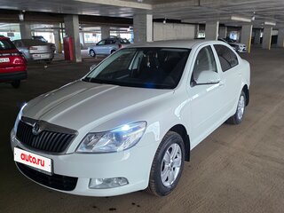2012 Skoda Octavia II (A5) Рестайлинг, белый, 900000 рублей, вид 1