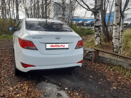 2016 Hyundai Solaris I Рестайлинг, белый, 900000 рублей, вид 4