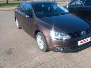 2014 Volkswagen Jetta VI Рестайлинг, коричневый, 950000 рублей, вид 2