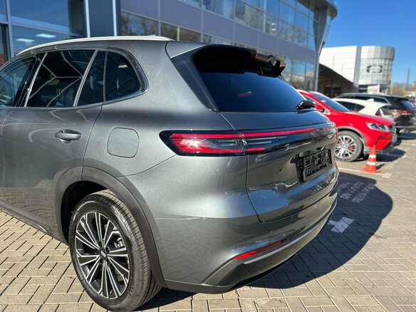 2026 Geely EX5 Гибрид EM-i, серый, 3969990 рублей - вид 8