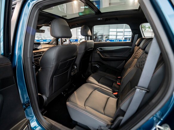 2026 Geely Okavango I Рестайлинг, синий, 4085990 рублей - вид 14