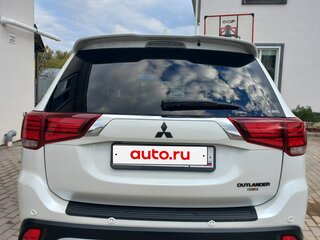 2019 Mitsubishi Outlander III Рестайлинг 3, белый, 2530000 рублей, вид 5