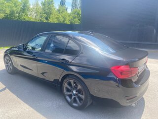 2018 BMW 3 серии 320i VI (F3x) Рестайлинг, чёрный, 2000000 рублей, вид 3