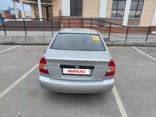 2004 Hyundai Accent ТагАЗ II, серебристый, 375000 рублей, вид 4