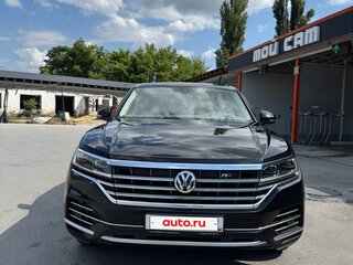 2018 Volkswagen Touareg III, чёрный, 4850000 рублей, вид 4