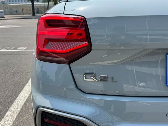 2023 Audi Q2 L 35 TFSI I Рестайлинг, серый, 1770700 рублей - вид 10