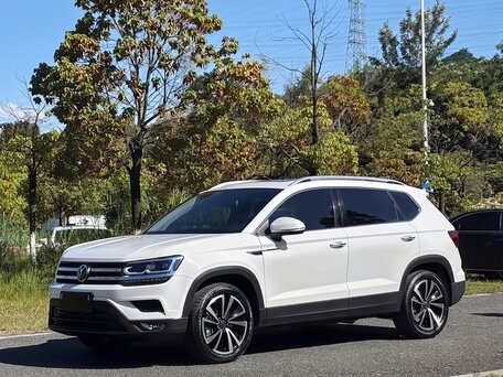 2022 Volkswagen Tharu I, белый, 1840000 рублей, вид 2