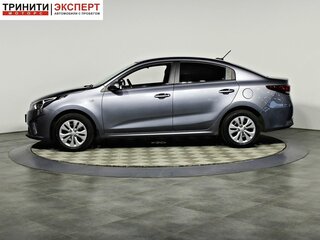 2020 Kia Rio IV Рестайлинг, серый, 1428000 рублей, вид 5