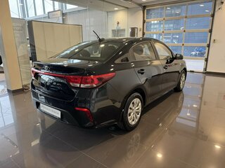 2018 Kia Rio IV, чёрный, 1159000 рублей, вид 4