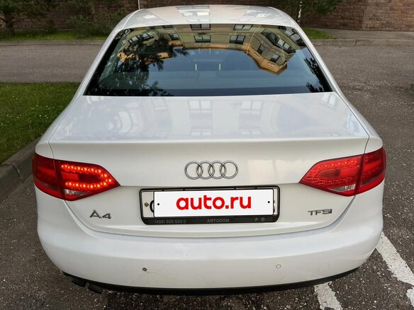 2011 Audi A4 IV (B8), белый - вид 3
