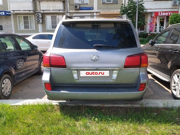 2009 Lexus LX 570 III, серый, 4000000 рублей - вид 3