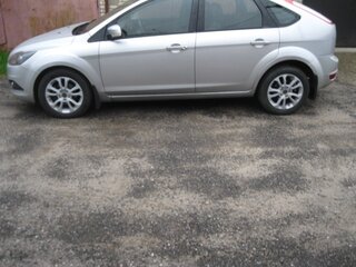 2010 Ford Focus II Рестайлинг, серебристый, 600000 рублей, вид 5