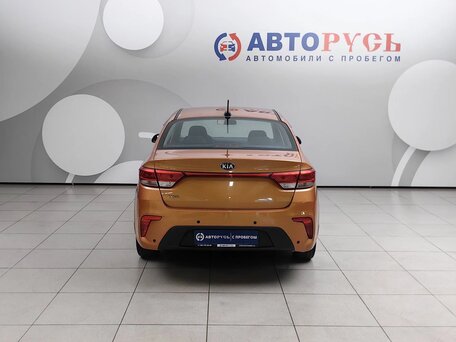 2017 Kia Rio IV, оранжевый, 999000 рублей, вид 4