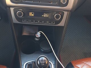2017 Volkswagen Polo V Рестайлинг, коричневый, 600000 рублей, вид 4