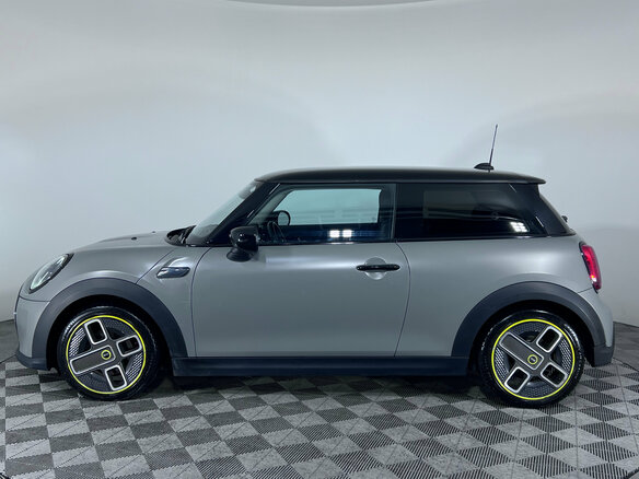 2021 Mini Hatch Cooper III (F55/F56) Рестайлинг 2, серый, 1850000 рублей - вид 6