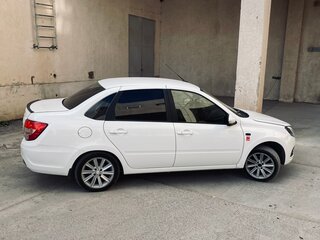 2019 Lada (ВАЗ) Granta I Рестайлинг, белый, 630000 рублей, вид 1