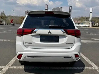 2022 Mitsubishi Outlander III Рестайлинг 3, белый, 1820888 рублей, вид 5