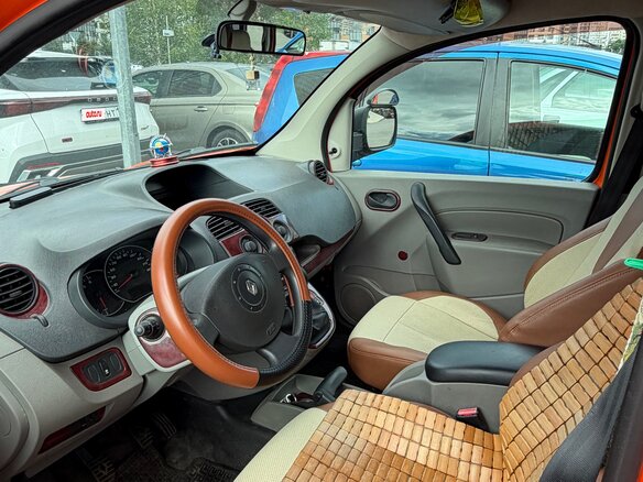 2010 Renault Kangoo II, оранжевый, 600000 рублей - вид 4