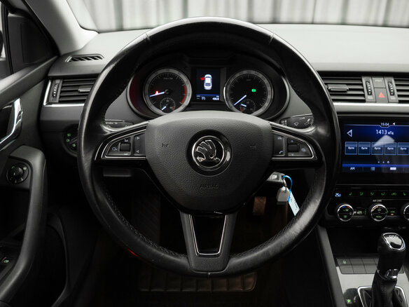 2017 Skoda Octavia III (A7) Рестайлинг, белый, 2120000 рублей - вид 11