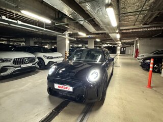 2021 Mini Hatch Cooper S III (F55/F56) Рестайлинг 2, чёрный, 3500000 рублей, вид 3