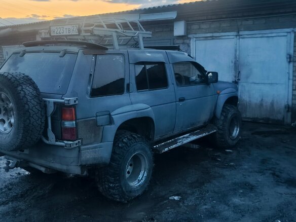 1991 Nissan Terrano I, серый, 400000 рублей - вид 10