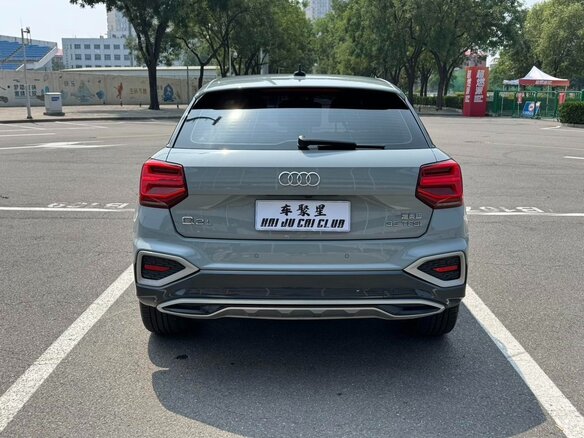 2023 Audi Q2 L 35 TFSI I Рестайлинг, серый, 1770700 рублей - вид 5