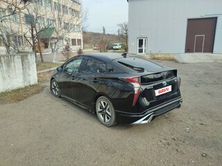 2017 Toyota Prius IV (XW50), чёрный, 1499000 рублей, вид 5
