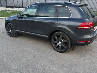 2013 Volkswagen Touareg II, серый, 1900000 рублей, вид 4