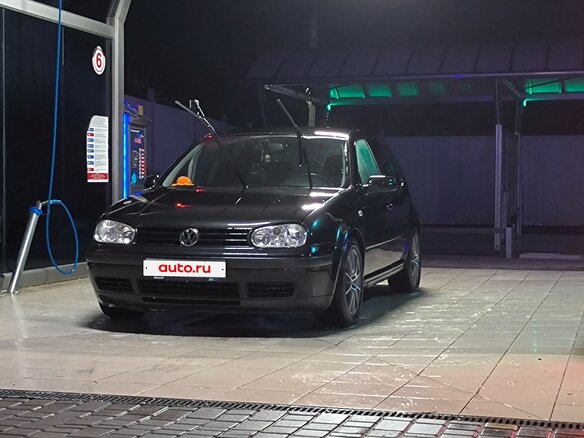 1998 Volkswagen Golf IV, чёрный, 355000 рублей