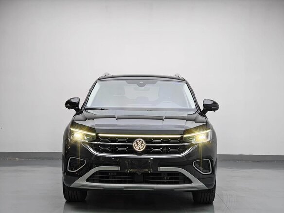 2022 Volkswagen Tayron I Рестайлинг, чёрный, 1780000 рублей - вид 1