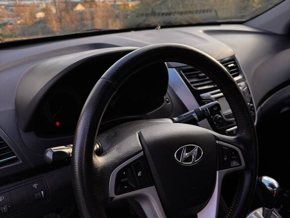 2011 Hyundai Solaris I, синий, 600000 рублей - вид 6