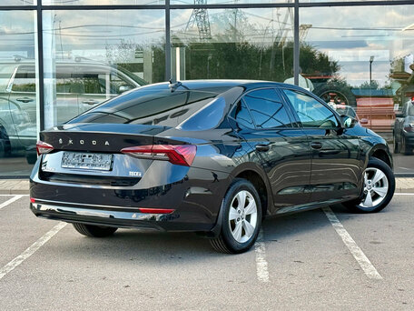 2021 Skoda Octavia IV (A8), чёрный, 2120000 рублей, вид 2