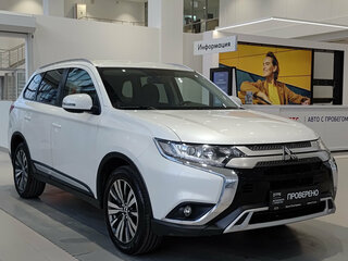 2019 Mitsubishi Outlander III Рестайлинг 3, белый, 2247000 рублей, вид 3