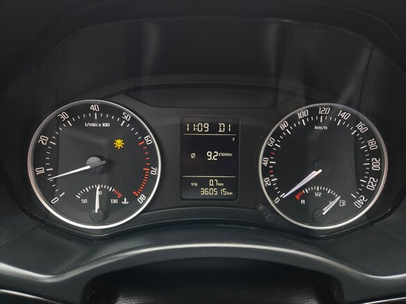 2011 Skoda Octavia II (A5) Рестайлинг, белый, 695000 рублей - вид 8