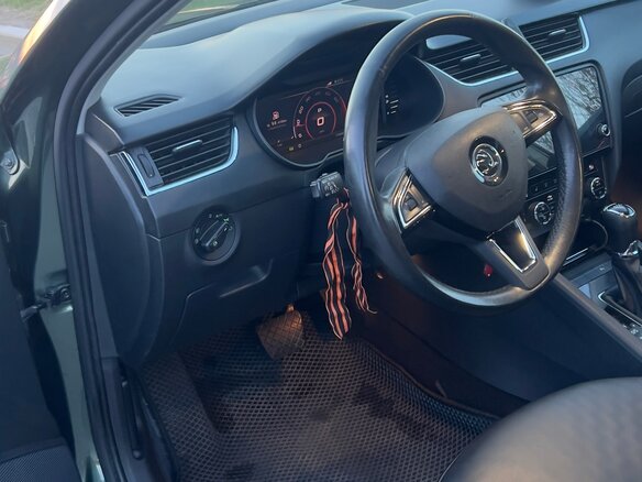 2019 Skoda Octavia III (A7) Рестайлинг, зелёный, 1650000 рублей - вид 7
