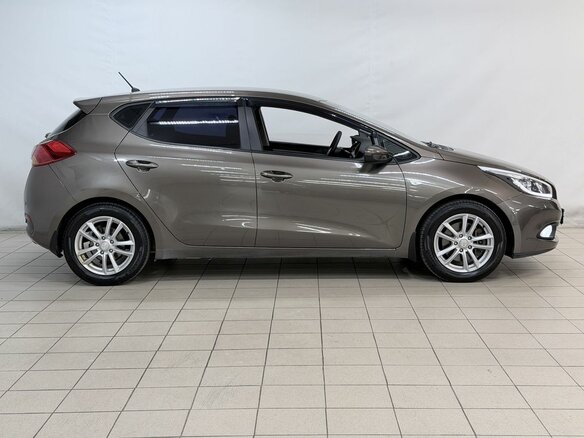 2013 Kia Ceed II, коричневый, 999000 рублей - вид 7
