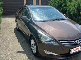 2015 Hyundai Solaris I Рестайлинг, коричневый, 690000 рублей, вид 3