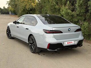 2022 BMW 7 серии 740Li VII (G70), серый, 9600000 рублей, вид 2
