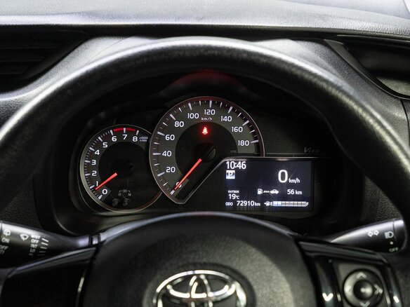 2018 Toyota Vitz III (XP130) Рестайлинг 2, белый - вид 19