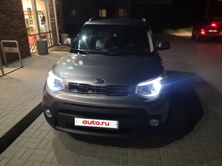 2017 Kia Soul II Рестайлинг, серебристый, 1650000 рублей, вид 2
