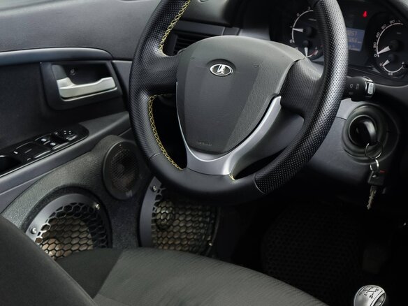 2018 Lada (ВАЗ) Priora I Рестайлинг, белый, 720000 рублей - вид 9