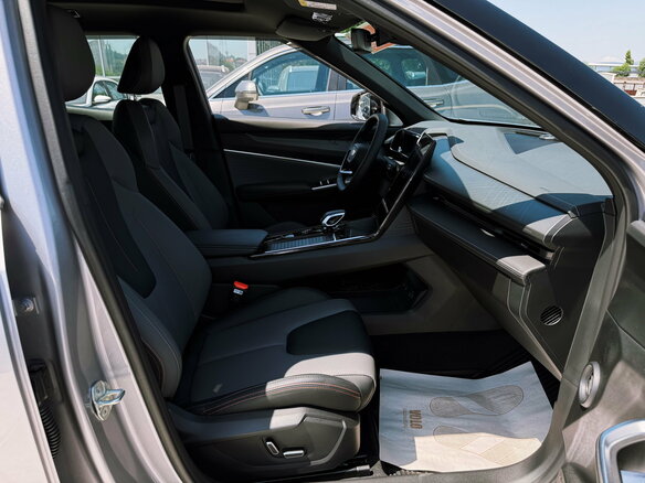 2026 Geely Cityray, серый, 3299990 рублей - вид 11