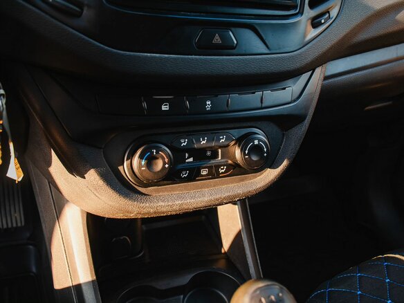 2016 Lada (ВАЗ) Vesta I, чёрный, 680000 рублей - вид 15