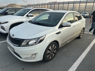 2012 Kia Rio 4-speed III, белый, 860000 рублей, вид 1
