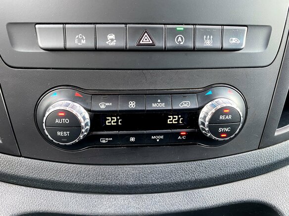 2018 Mercedes-Benz Vito 119 BlueTEC L2 III (W447), чёрный - вид 12