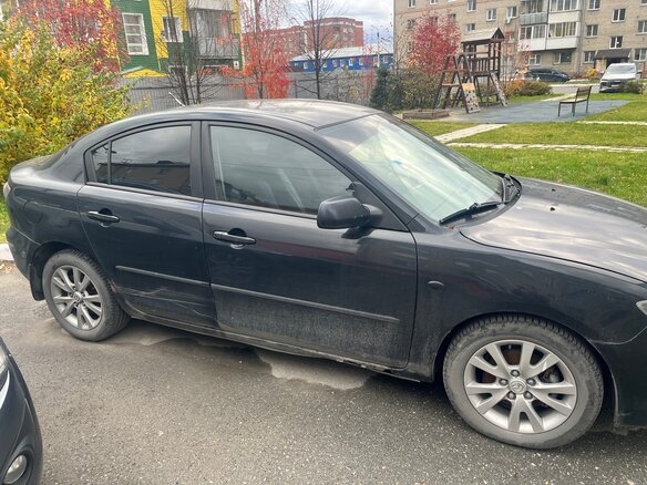 2006 Mazda 3 I (BK) Рестайлинг, чёрный, 480000 рублей - вид 2