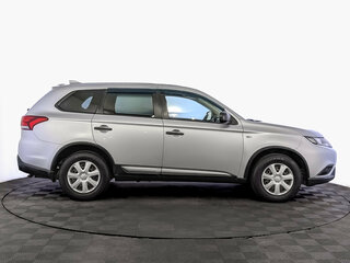 2019 Mitsubishi Outlander III Рестайлинг 3, серебристый, 2050000 рублей, вид 4