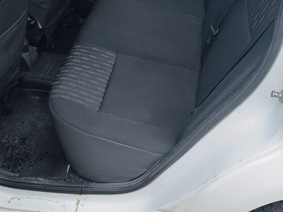 2013 Renault Logan I Рестайлинг, белый, 360000 рублей - вид 9